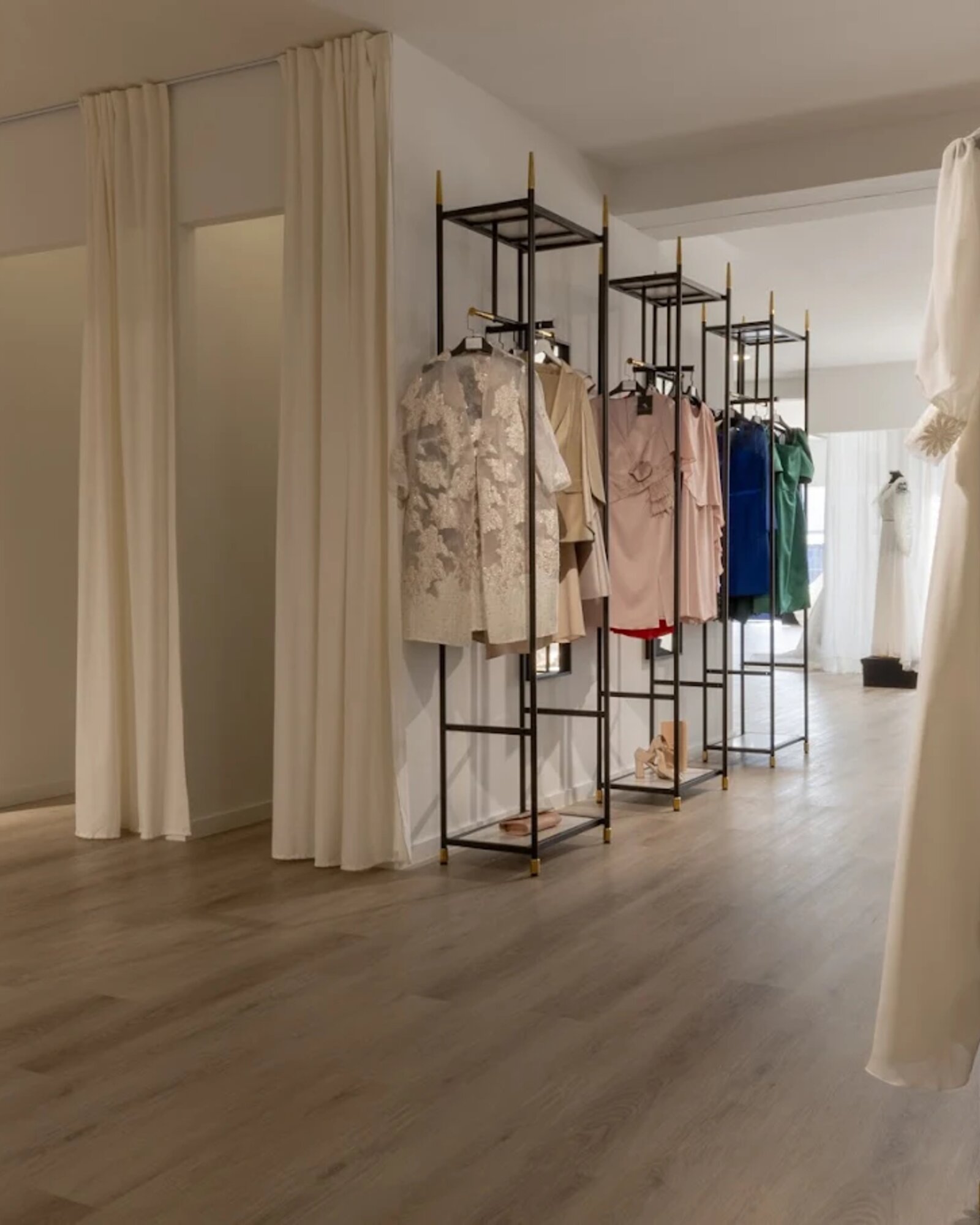 Cabine de prova com espelho longo, atelier Noiva Lusa