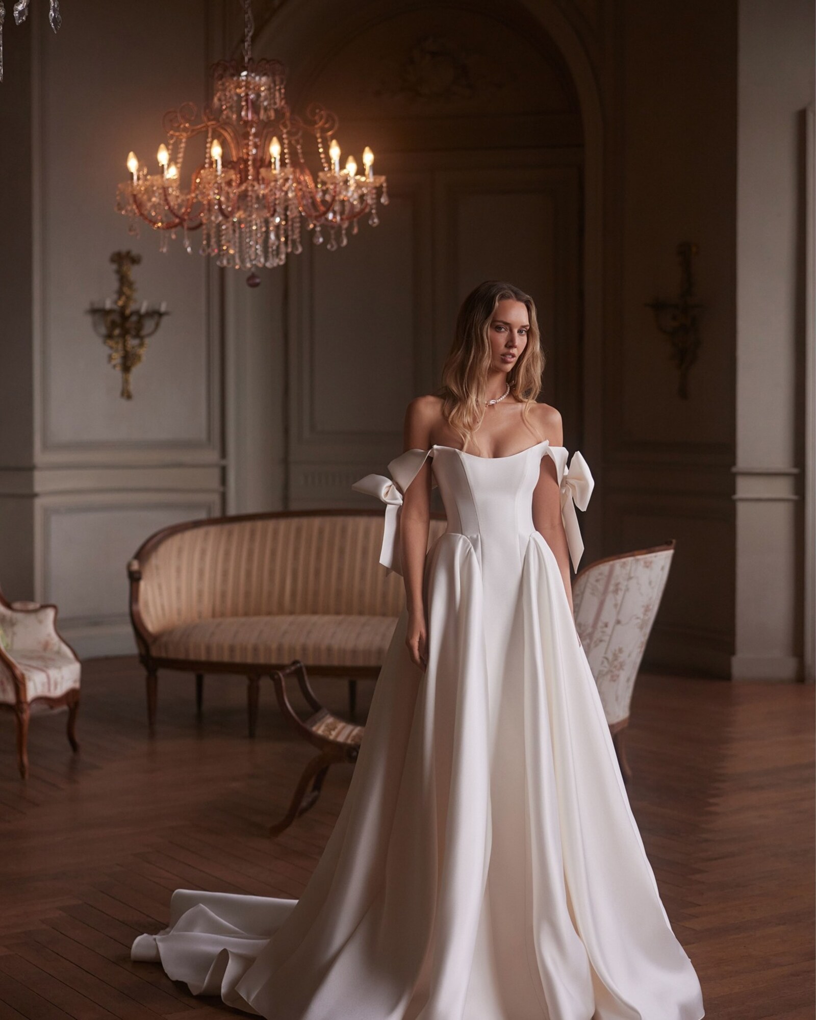 Vestido linha A com botões forrados nas costas, atelier Noiva Lusa